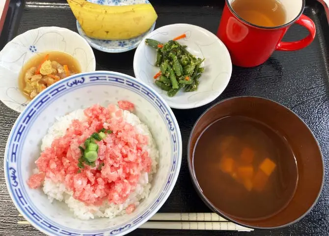 施設内でご提供する食事