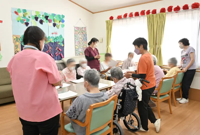 施設内でのコミュニケーション風景